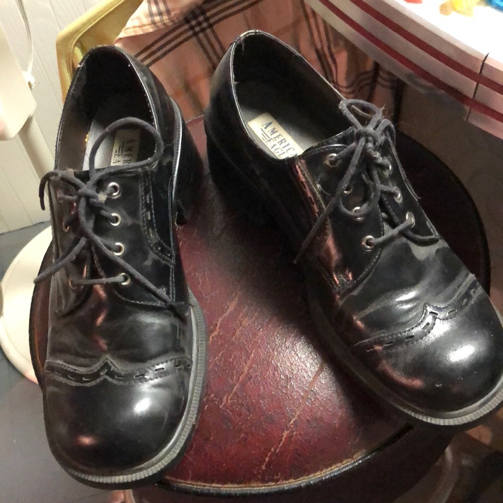 American Eagle wing tip 2” chunk heel 10